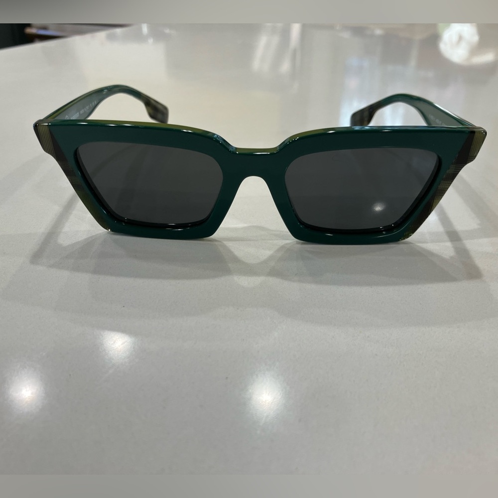 Burberry NWOT 2024 Collection Dark Green
